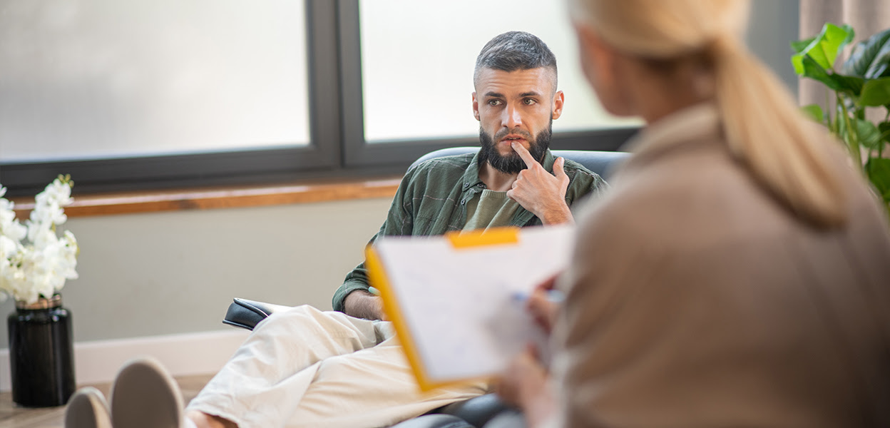 Therapist Or Psychiatrist Which Professional Should You Seek Out